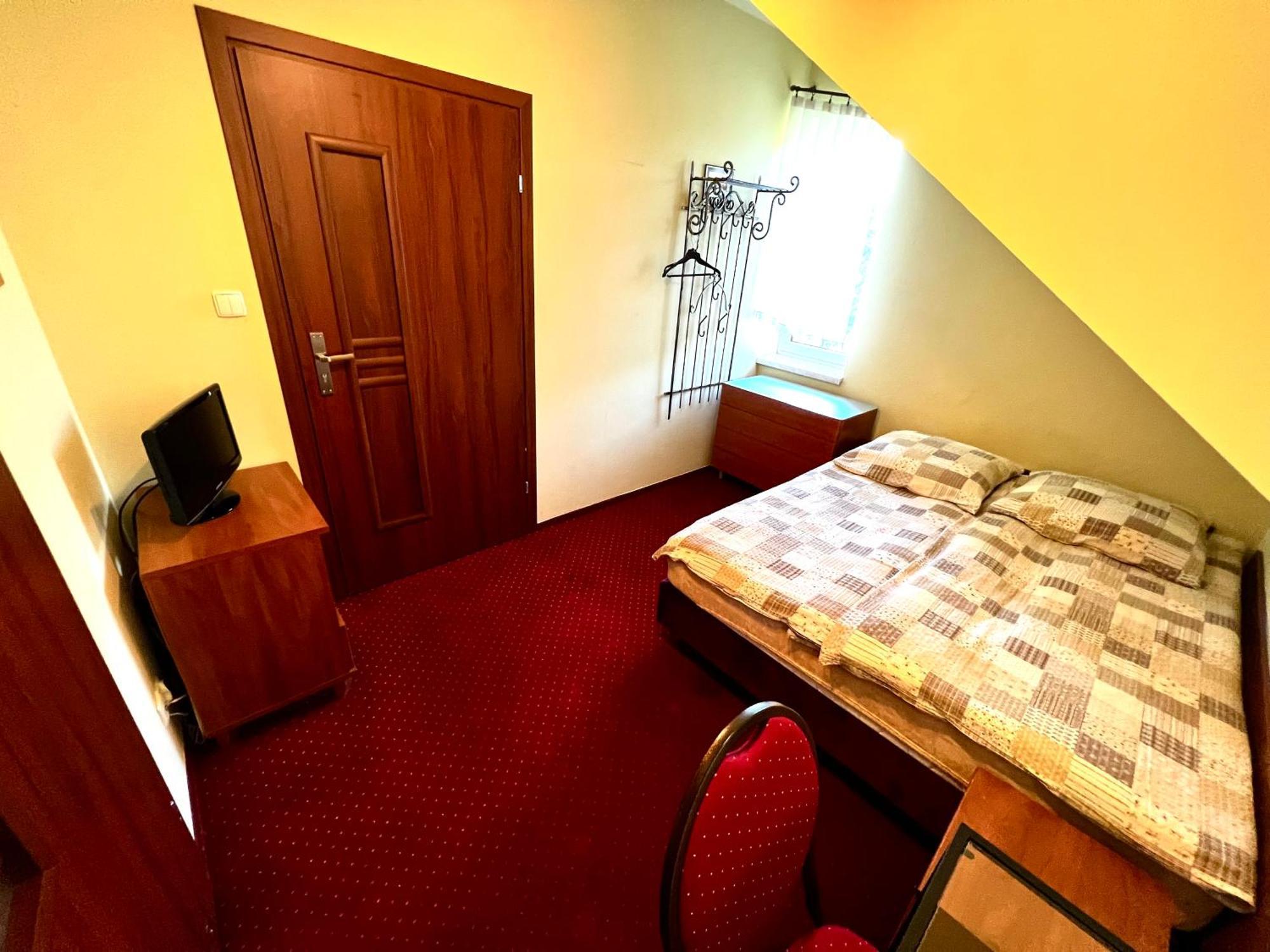 Zajazd Skorpion B&B 오시비엥침 외부 사진