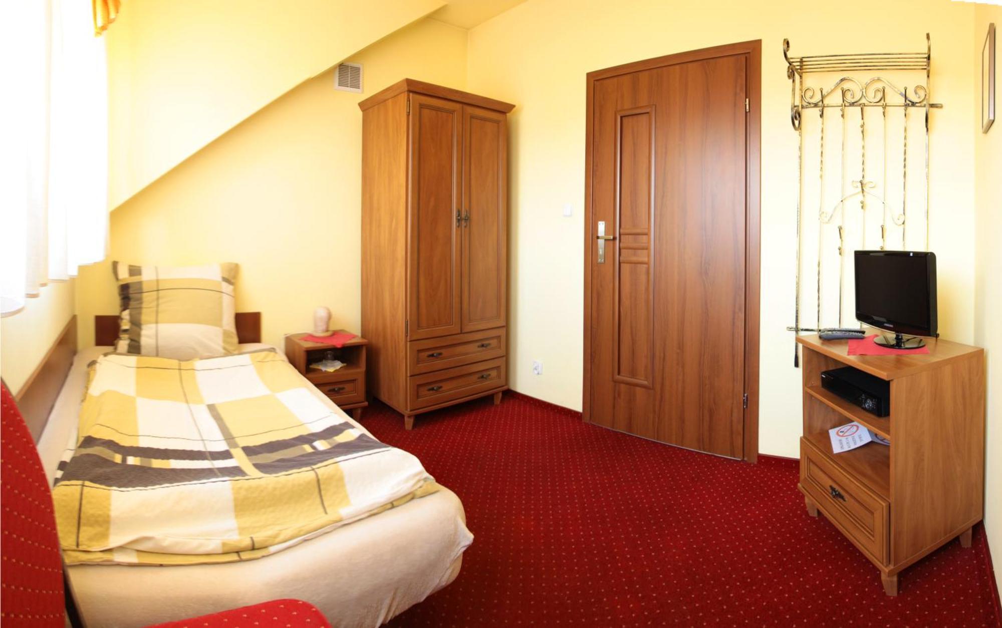 Zajazd Skorpion B&B 오시비엥침 객실 사진