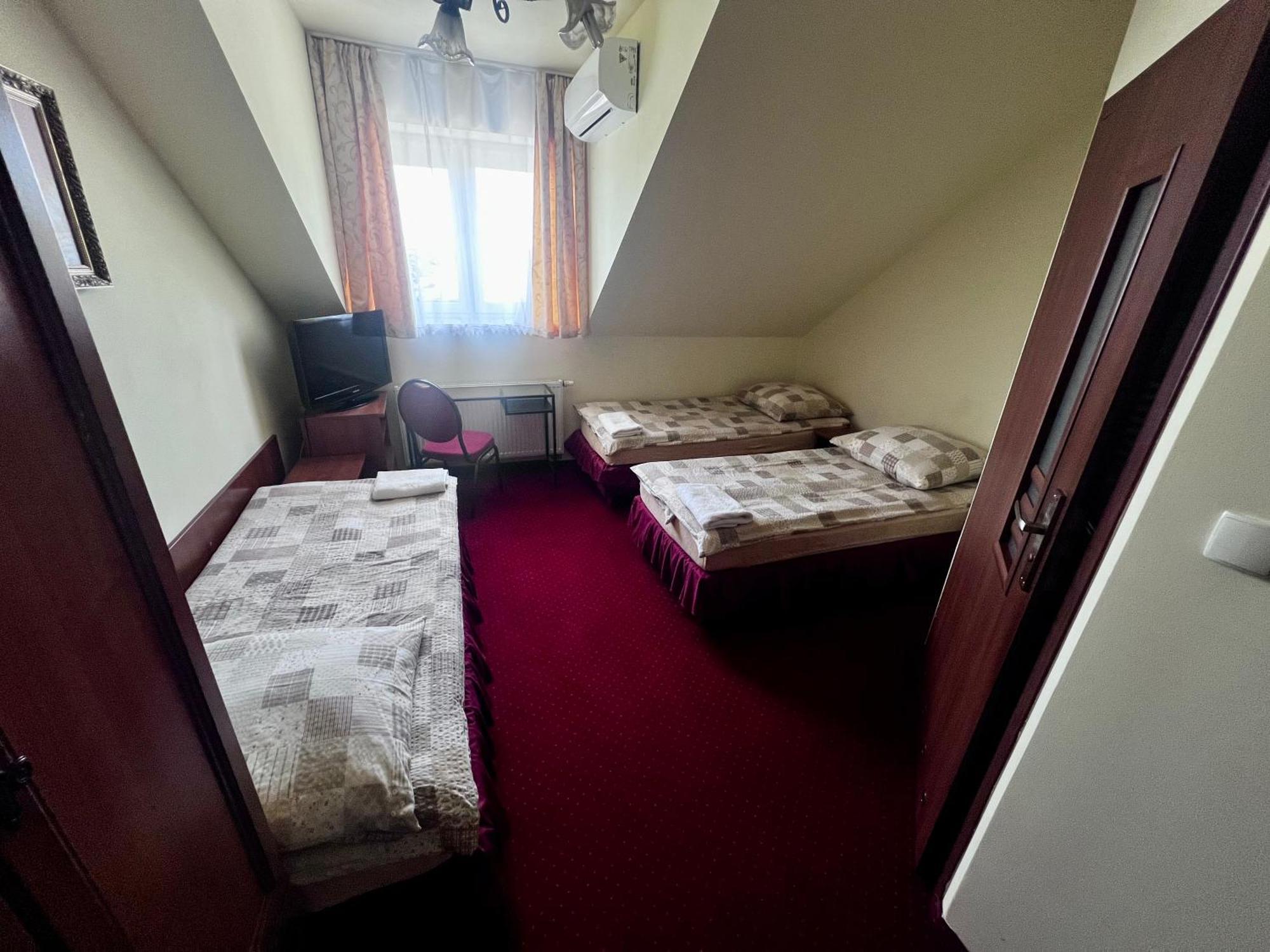 Zajazd Skorpion B&B 오시비엥침 외부 사진
